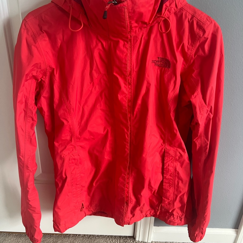 The North Face Women's Vibrant Coral/Magnenta Rain Jacket